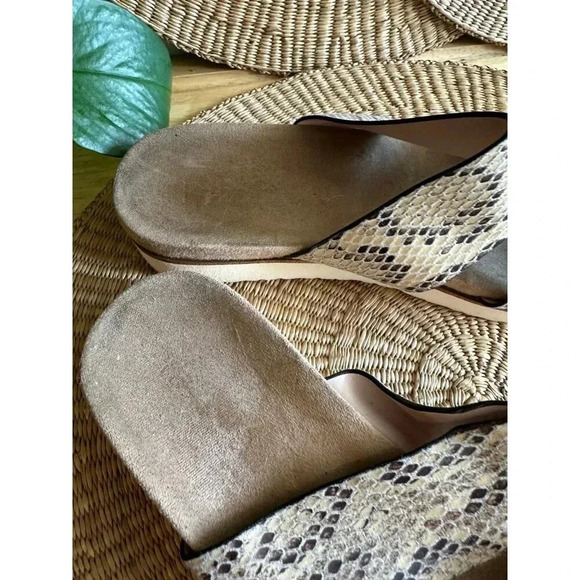 Women’s size 6 snakeskin Sandals - Picture 3 of 7